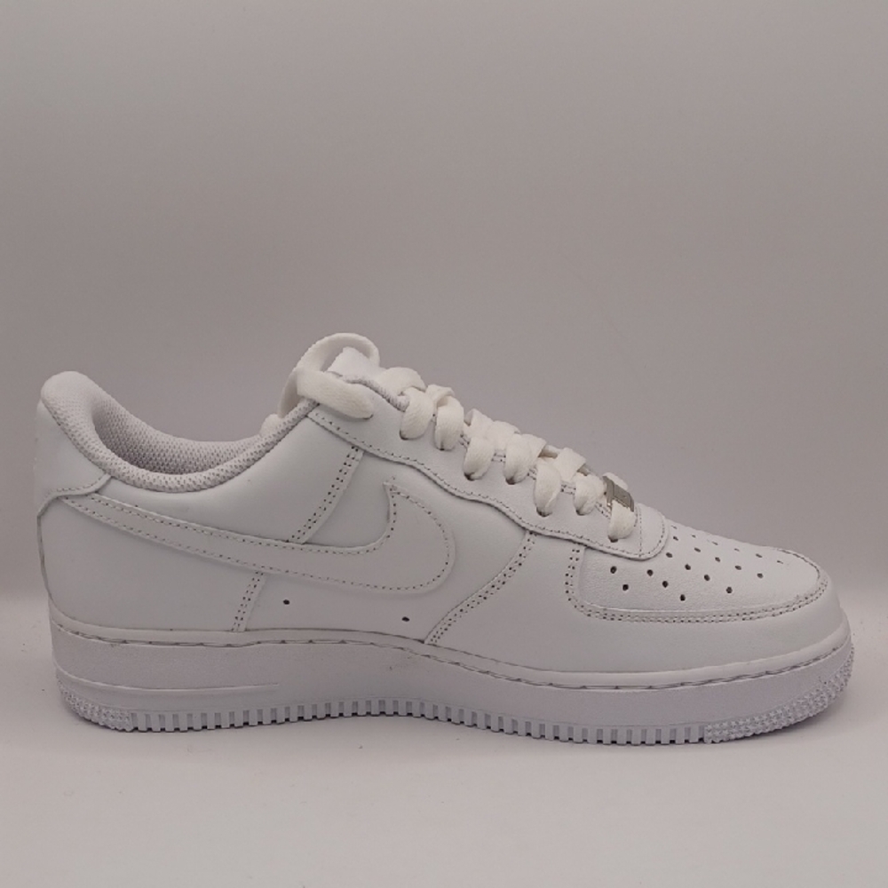 NEW Nike Air Force 1 Triple White Sneakers Men Size 10 US DD8959-100 - Picture 5 of 13